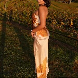 stunning satin strapless dress from anthropologie!!